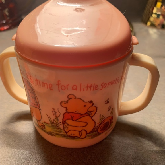 Classic Winnie the Pooh plastic plate, bowl and sippy cup - Picture 12 of 16